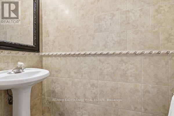 21 Castle Mountain Drive, Brampton, Ontario  L6R 2W9 - Photo 7 - W13637424