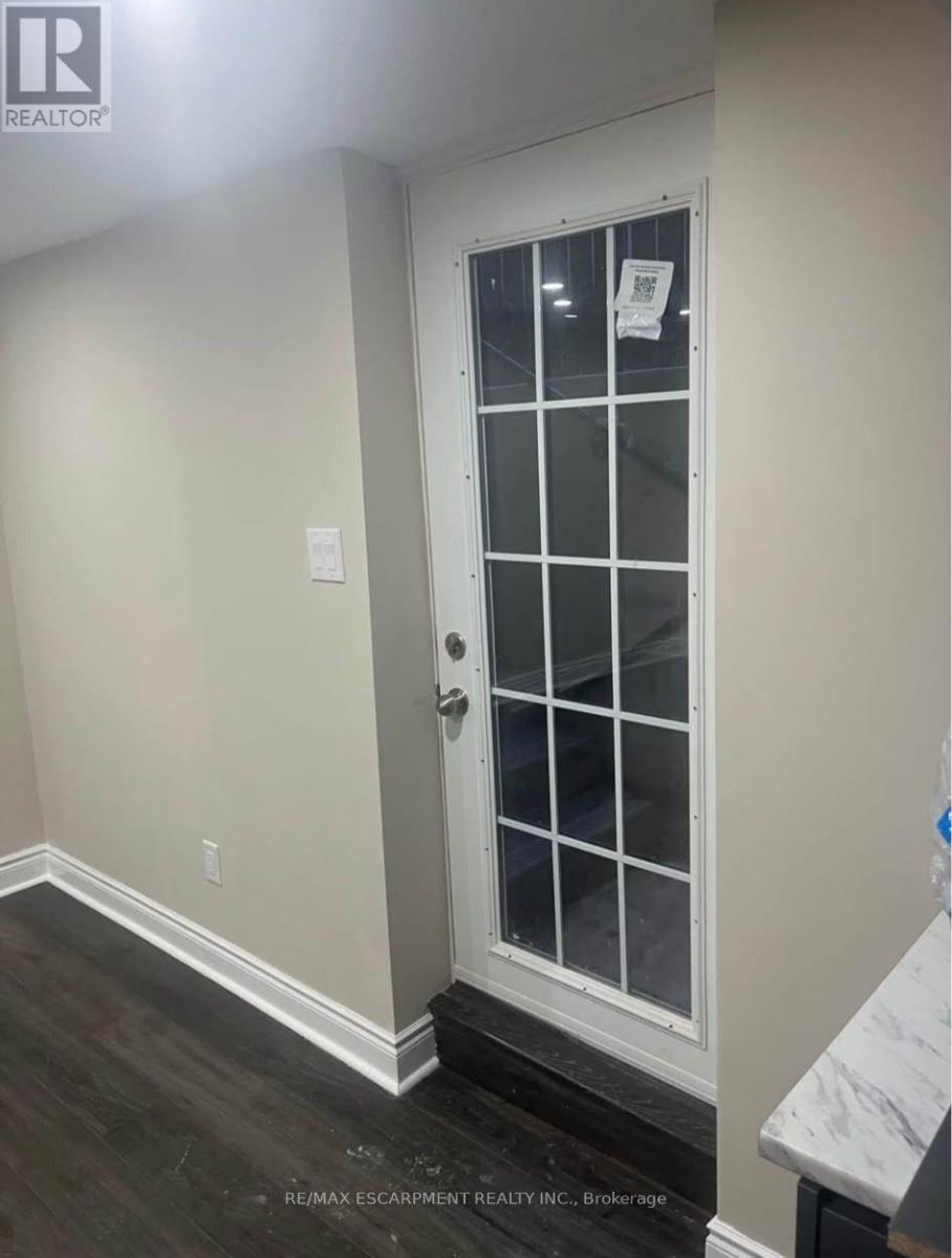 Lower - 59 Edwina Court, Hamilton, Ontario  L8V 4M2 - Photo 4 - X13637380