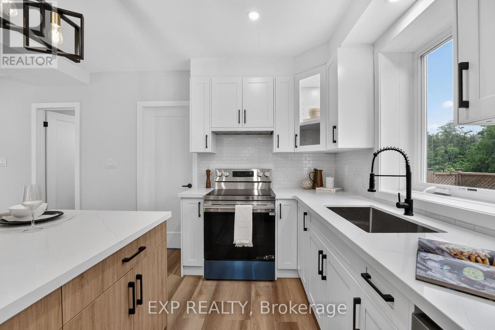 325 Queensdale Avenue E, Hamilton, Ontario  L9A 1L5 - Photo 14 - X13637384