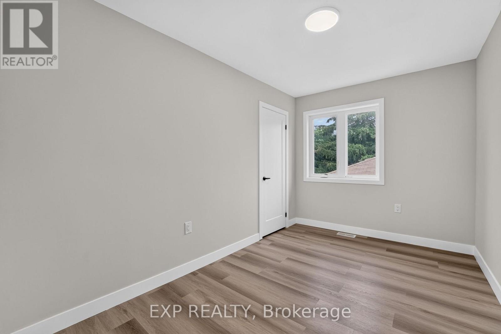 325 Queensdale Avenue E, Hamilton, Ontario  L9A 1L5 - Photo 37 - X13637384