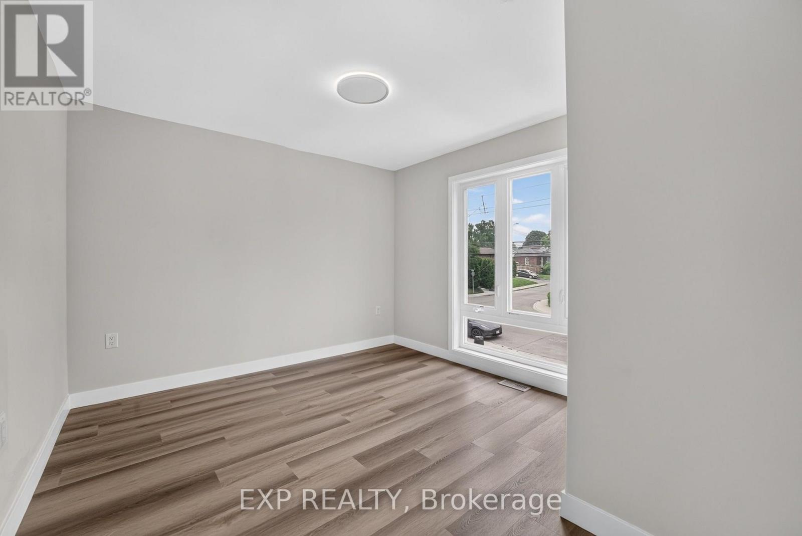 325 Queensdale Avenue E, Hamilton, Ontario  L9A 1L5 - Photo 38 - X13637384