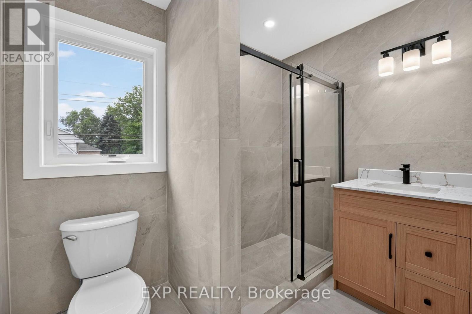 325 Queensdale Avenue E, Hamilton, Ontario  L9A 1L5 - Photo 40 - X13637384
