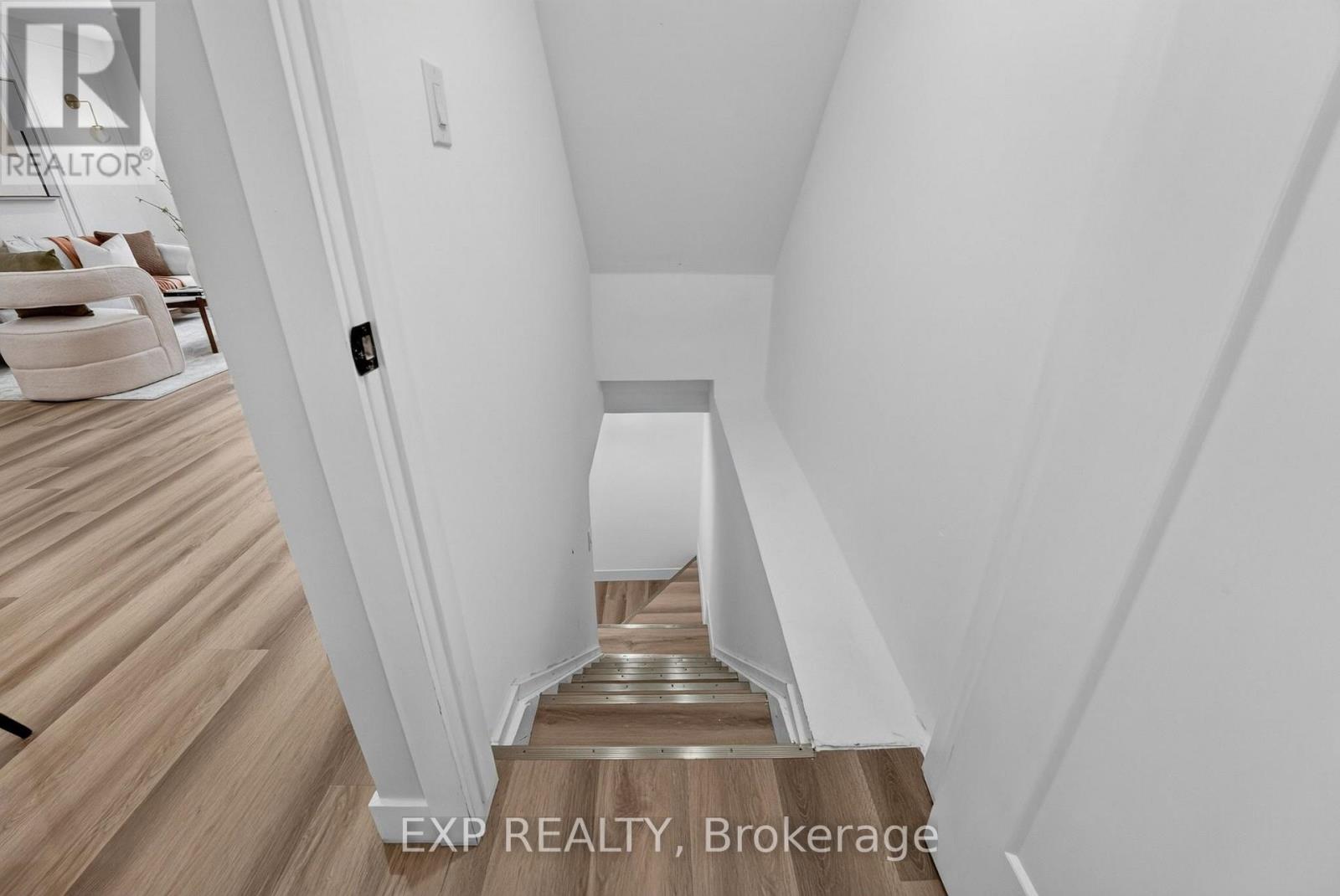 325 Queensdale Avenue E, Hamilton, Ontario  L9A 1L5 - Photo 43 - X13637384
