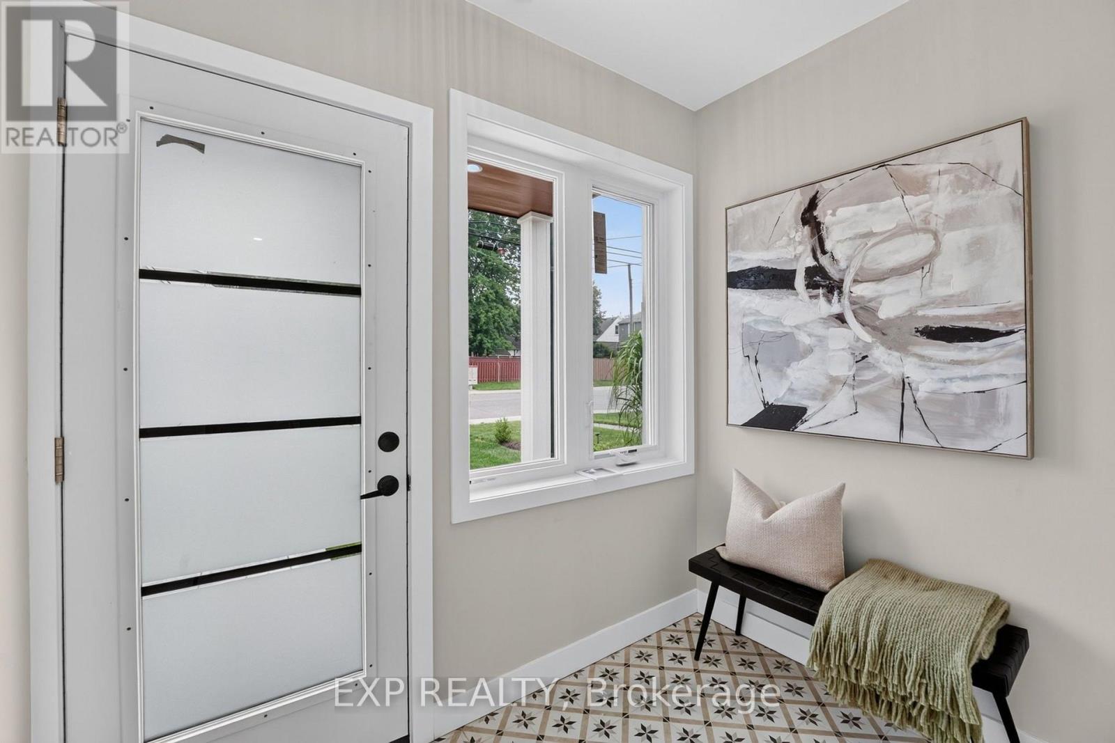 325 Queensdale Avenue E, Hamilton, Ontario  L9A 1L5 - Photo 5 - X13637384