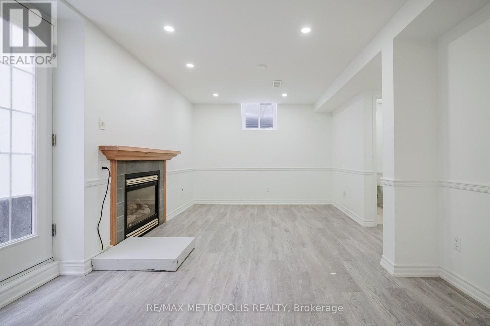 Bsmt - 570 Springview Drive, Pickering, Ontario  L1V 4X2 - Photo 7 - E13613842