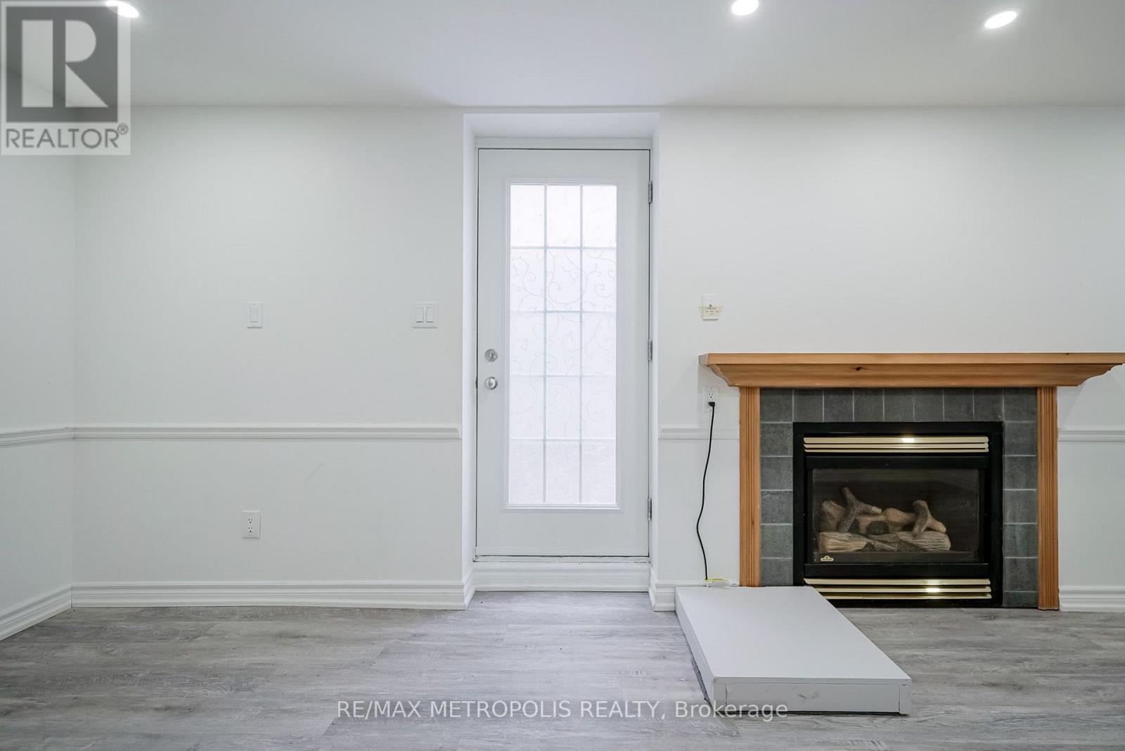 Bsmt - 570 Springview Drive, Pickering, Ontario  L1V 4X2 - Photo 5 - E13613842