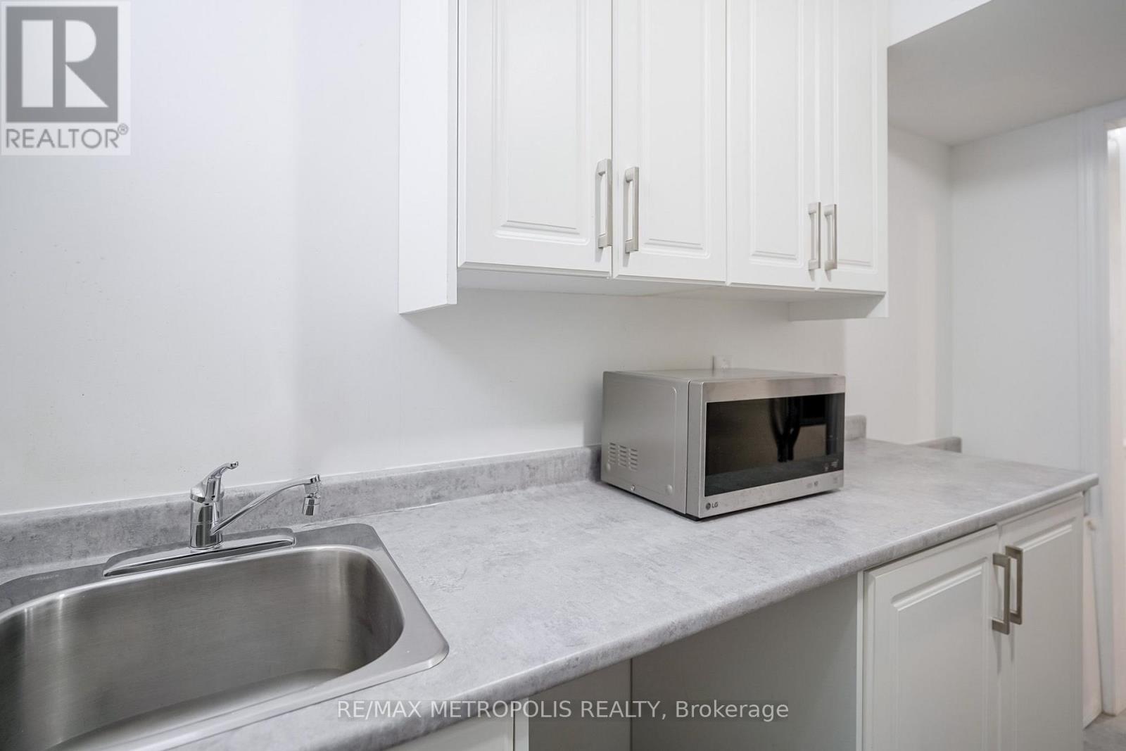 Bsmt - 570 Springview Drive, Pickering, Ontario  L1V 4X2 - Photo 14 - E13613842