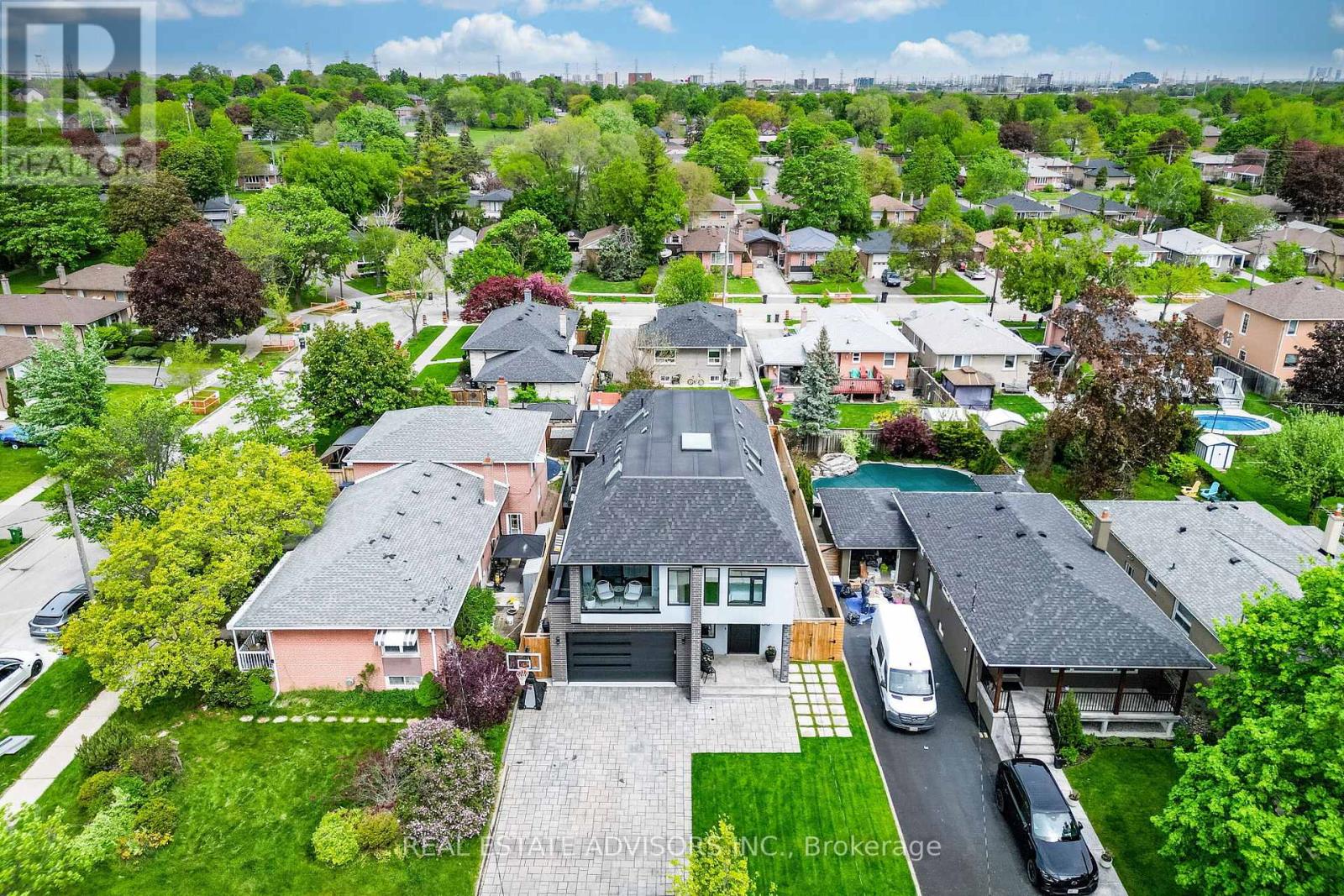 50 Beckwith Road E, Toronto, Ontario  M9C 3Y1 - Photo 3 - W13589074