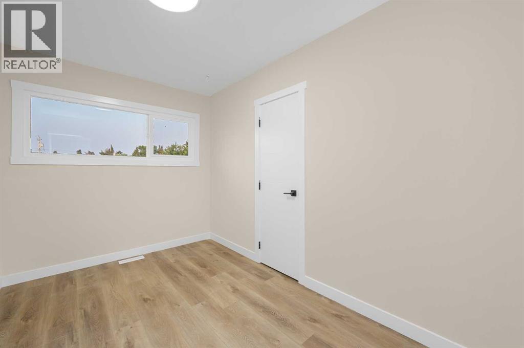 2231 40 Street SE, Calgary, Alberta  T2B 1B8 - Photo 12 - A2334202