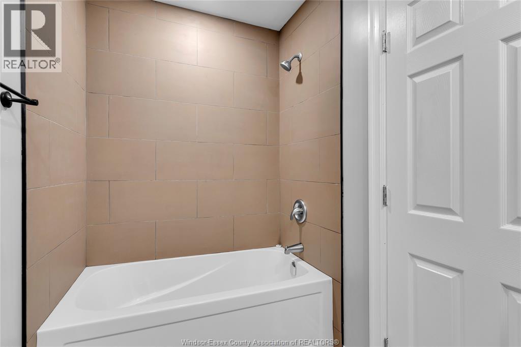 946 HOWARD AVENUE Unit# 1&2, Windsor, Ontario