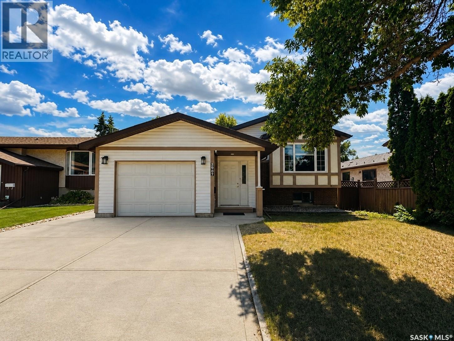 2907 Jenkins Drive E, Regina, Saskatchewan  S4N 6W3 - Photo 1 - SK044522