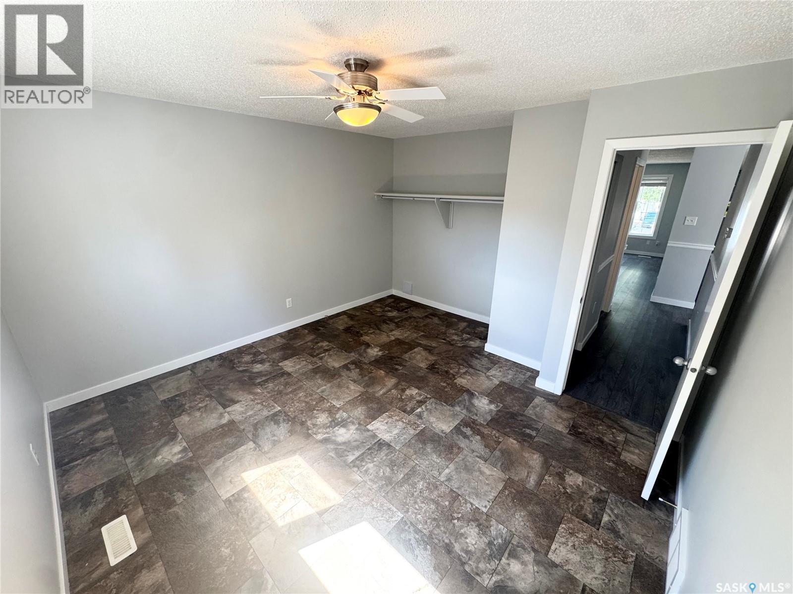 2907 Jenkins Drive E, Regina, Saskatchewan  S4N 6W3 - Photo 13 - SK044522