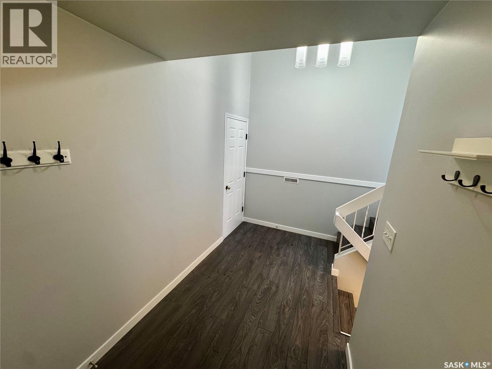 2907 Jenkins Drive E, Regina, Saskatchewan  S4N 6W3 - Photo 2 - SK044522