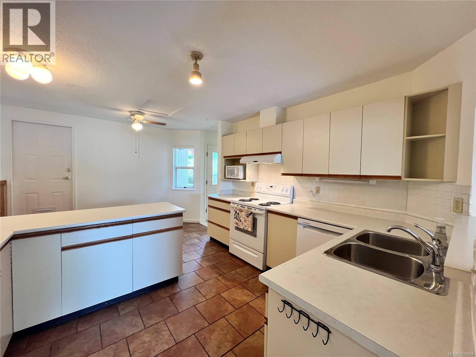 3 130 Corbett Rd, Salt Spring, British Columbia V8K 1T2 - Photo 6 - 1028954