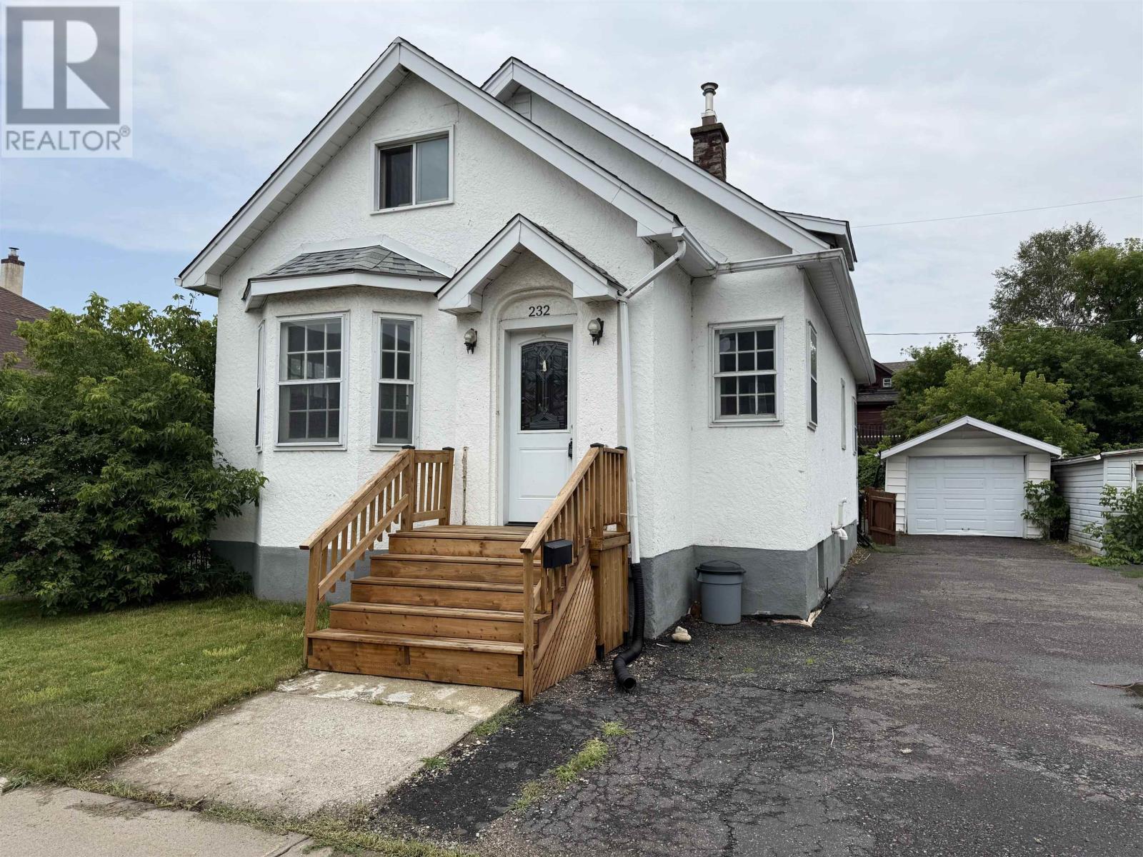 232 Mckellar St S, Thunder Bay, Ontario  P7E 1H7 - Photo 2 - TB2602159