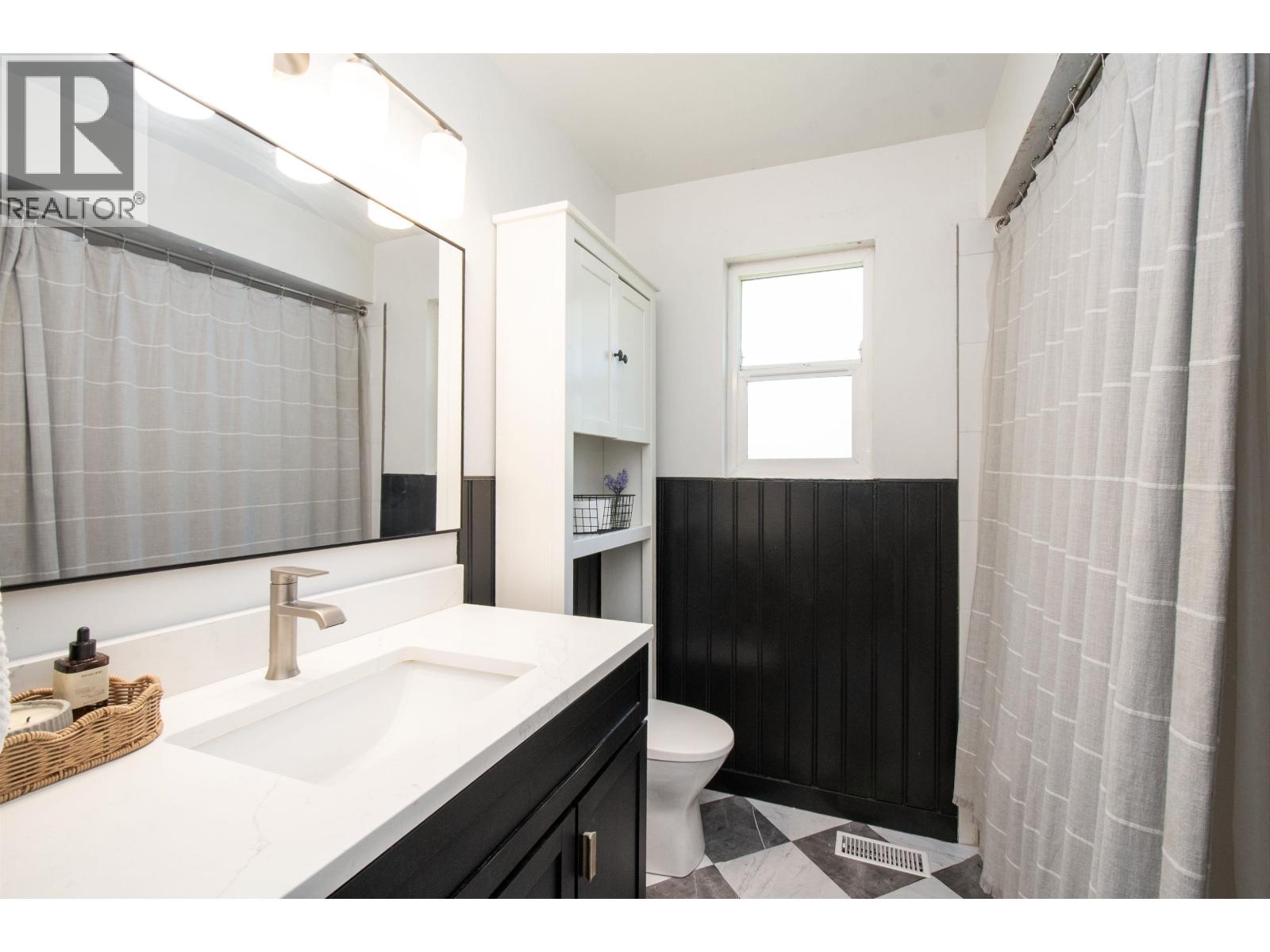 361 W 19th Street, North Vancouver, British Columbia  V7M 1X7 - Photo 11 - R3152639