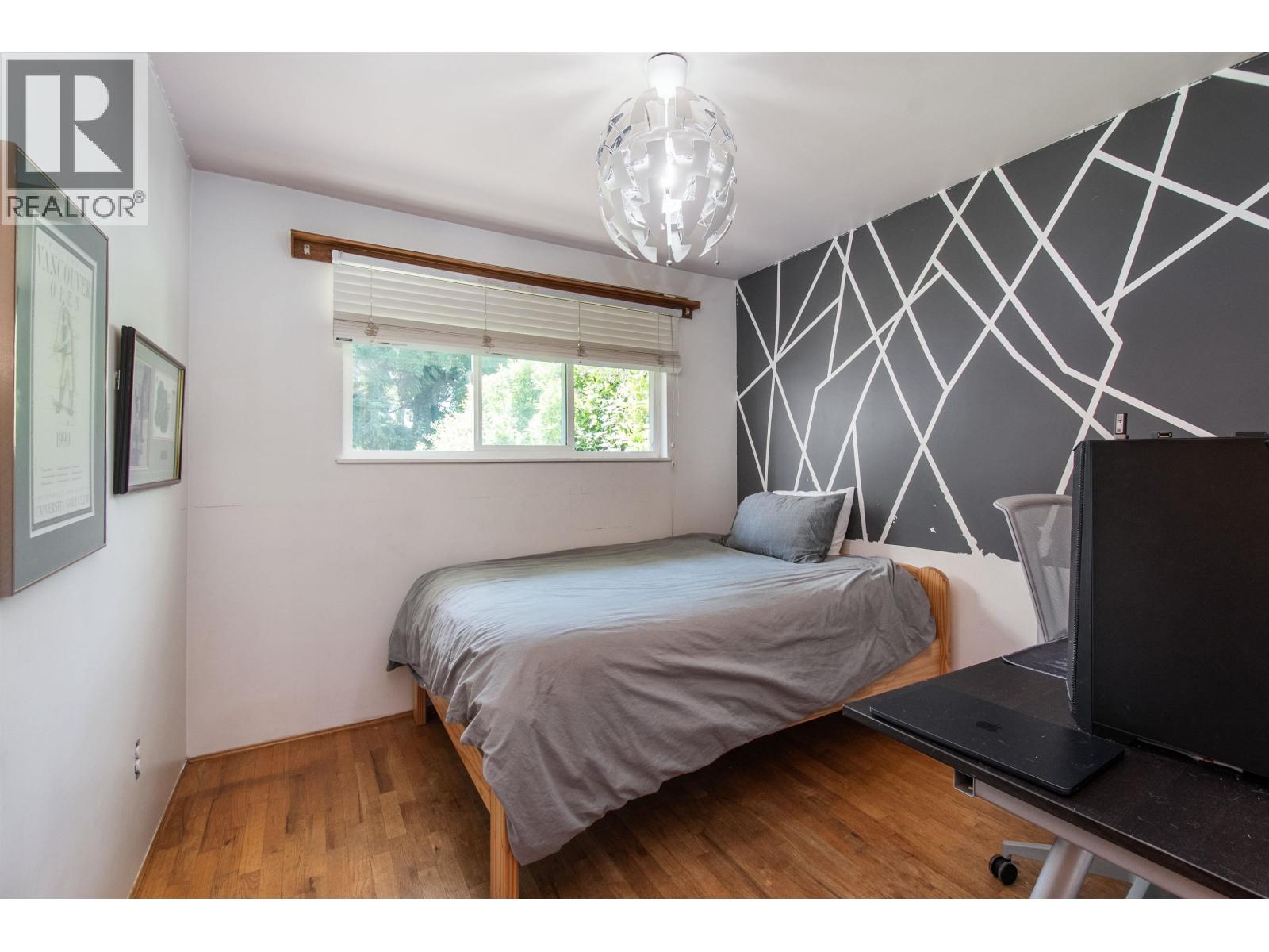 361 W 19th Street, North Vancouver, British Columbia  V7M 1X7 - Photo 12 - R3152639