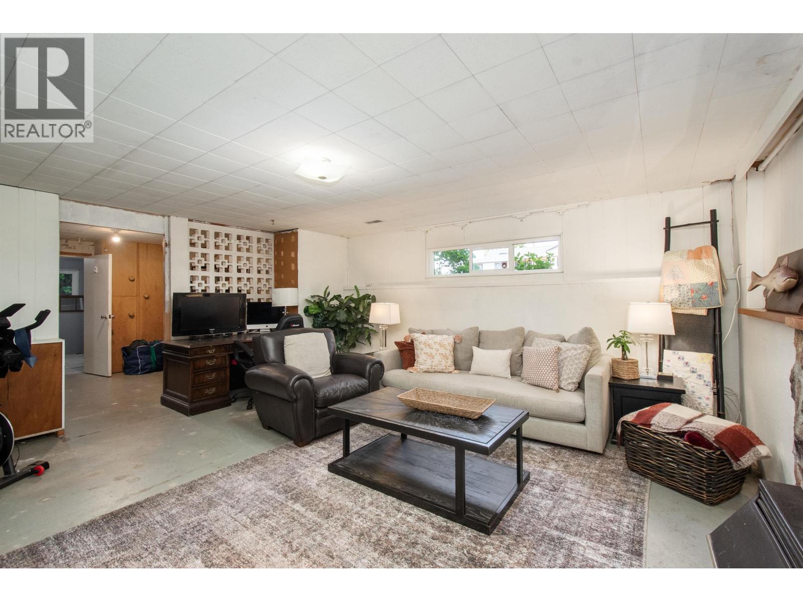 361 W 19th Street, North Vancouver, British Columbia  V7M 1X7 - Photo 15 - R3152639
