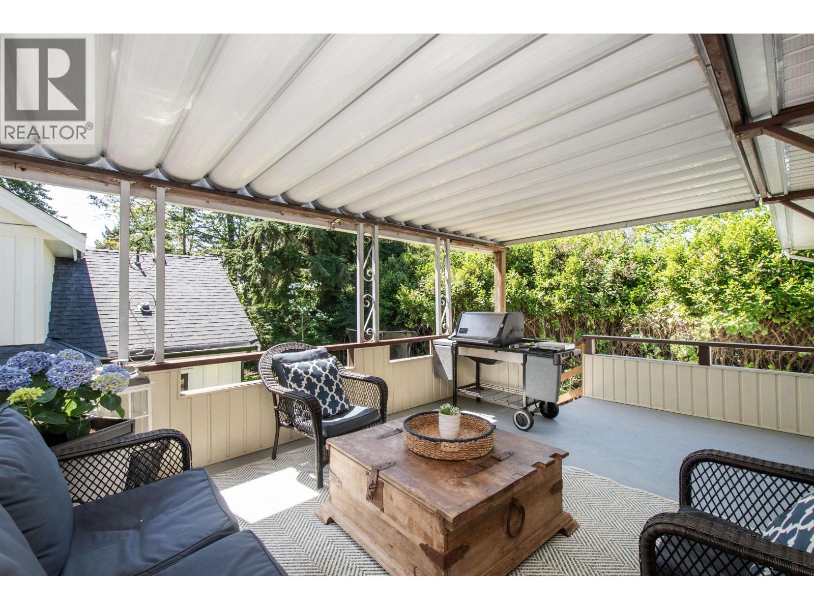 361 W 19th Street, North Vancouver, British Columbia  V7M 1X7 - Photo 18 - R3152639