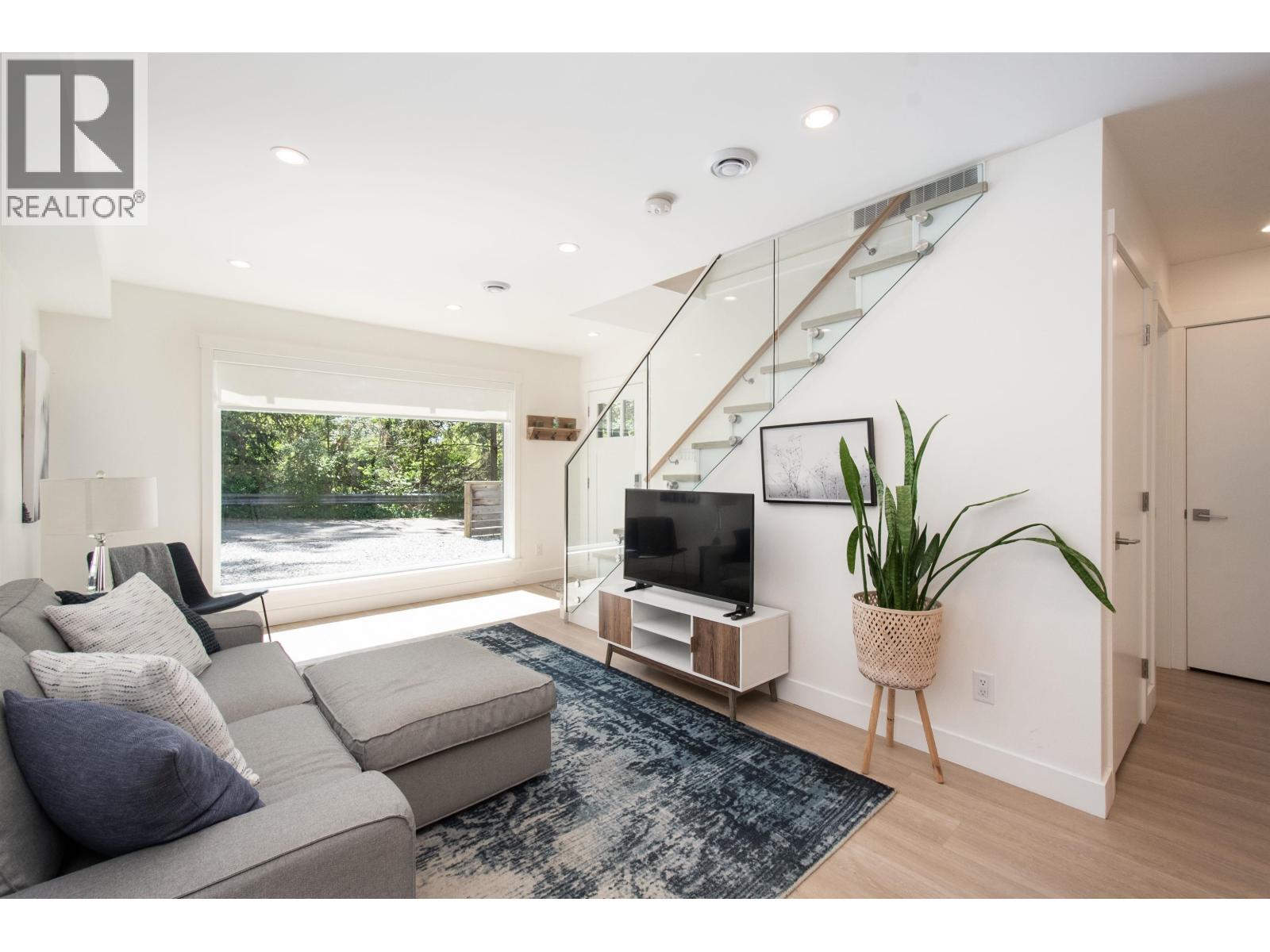 361 W 19th Street, North Vancouver, British Columbia  V7M 1X7 - Photo 24 - R3152639