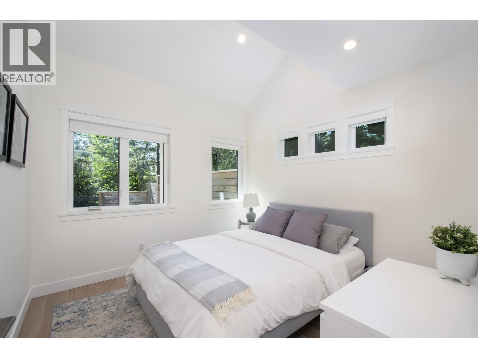 361 W 19th Street, North Vancouver, British Columbia  V7M 1X7 - Photo 31 - R3152639
