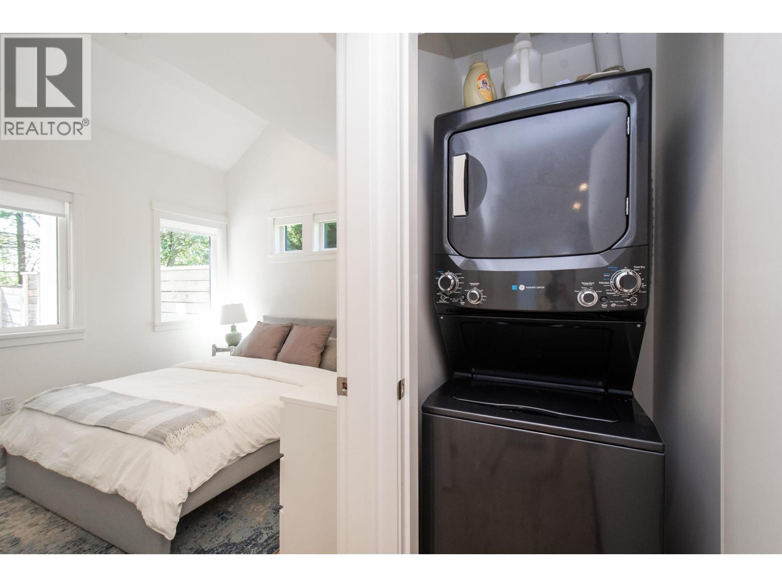 361 W 19th Street, North Vancouver, British Columbia  V7M 1X7 - Photo 32 - R3152639