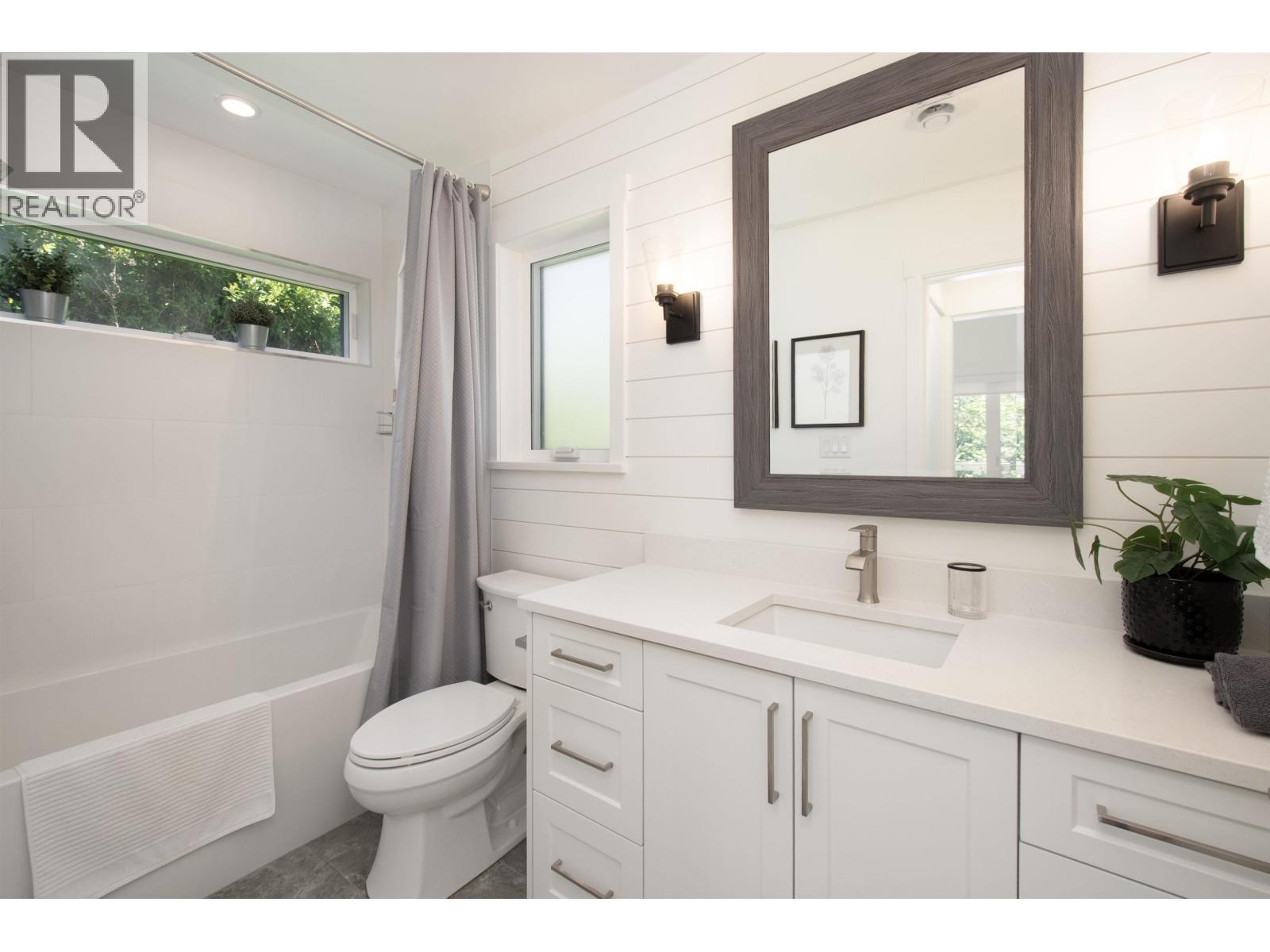 361 W 19th Street, North Vancouver, British Columbia  V7M 1X7 - Photo 33 - R3152639