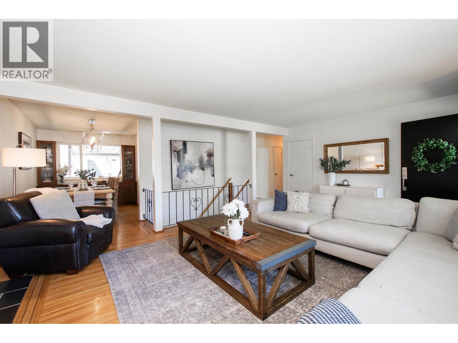 361 W 19th Street, North Vancouver, British Columbia  V7M 1X7 - Photo 4 - R3152639