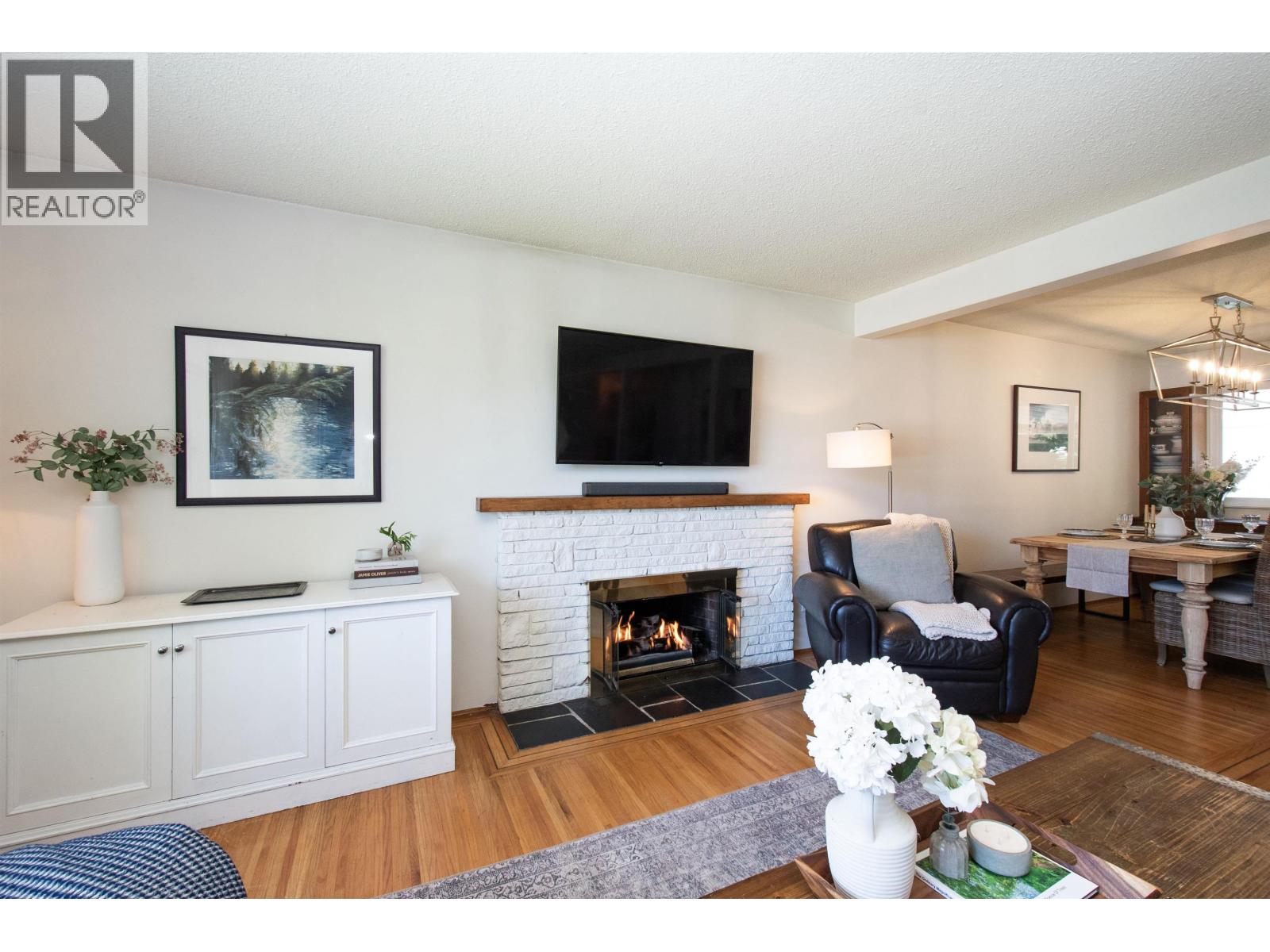 361 W 19th Street, North Vancouver, British Columbia  V7M 1X7 - Photo 6 - R3152639