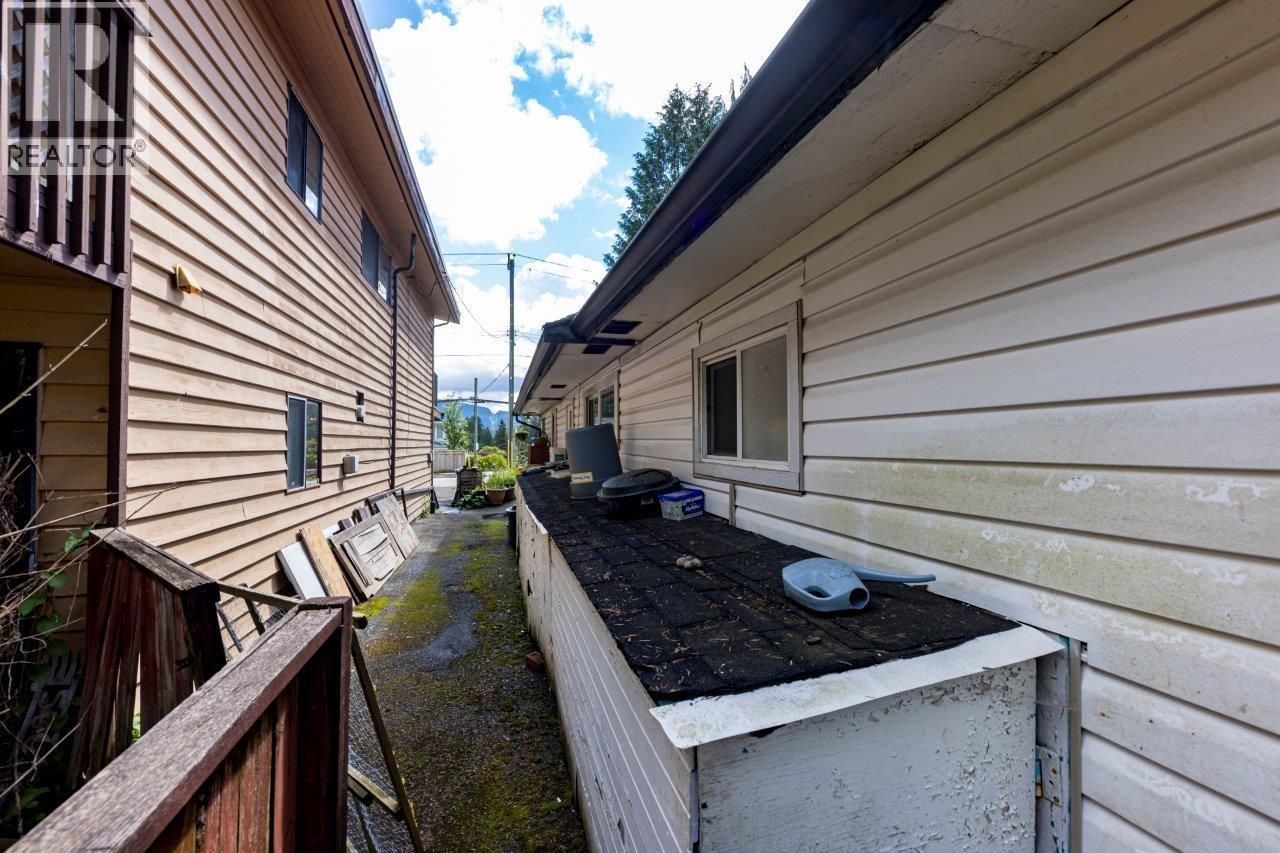 3297 Fromme Road, North Vancouver, British Columbia  V7K 2E1 - Photo 10 - R3152643