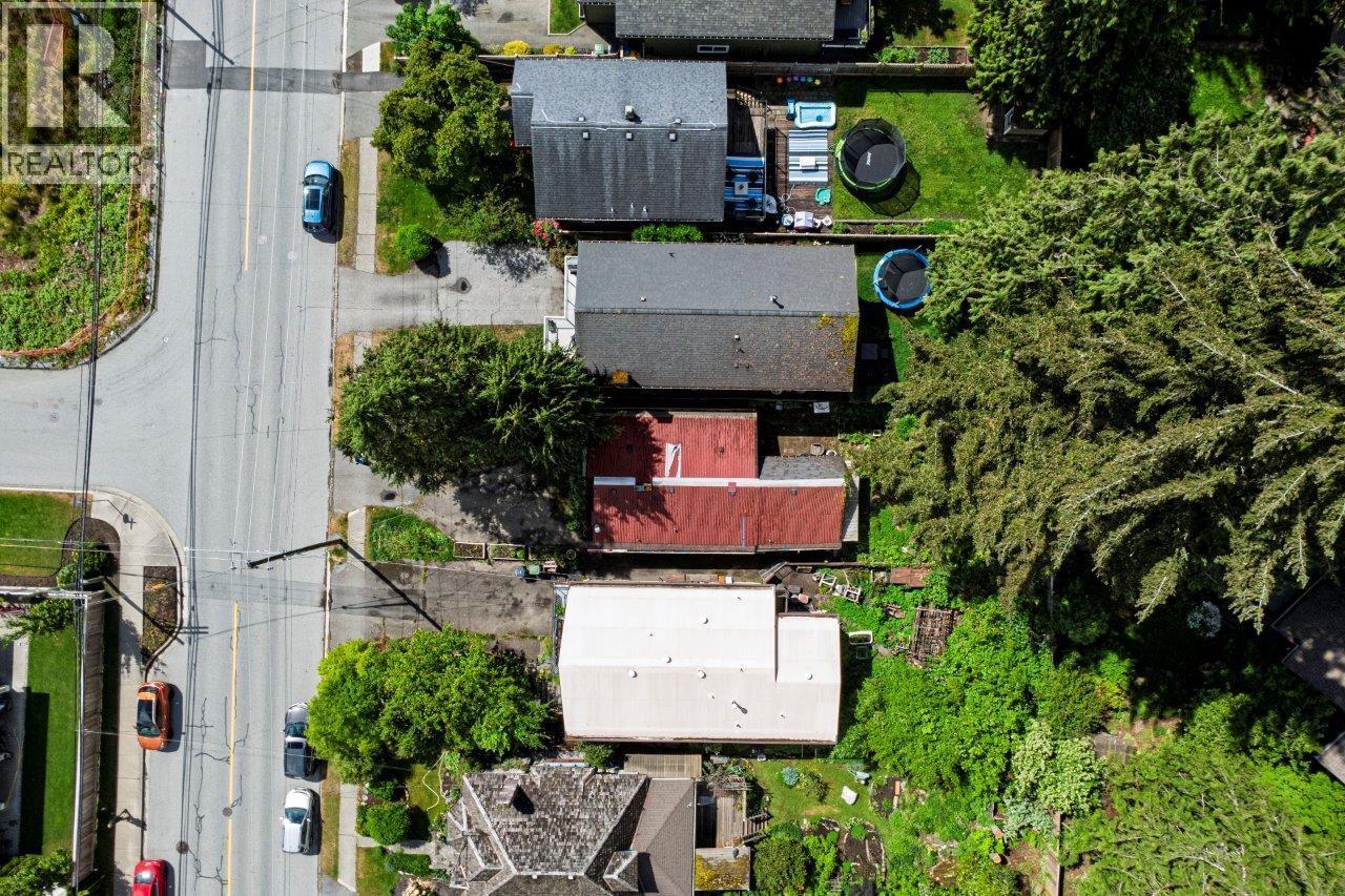 3297 Fromme Road, North Vancouver, British Columbia  V7K 2E1 - Photo 2 - R3152643