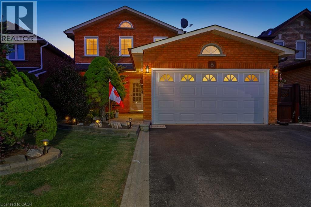8 COCHRANE Avenue, Brampton, Ontario
