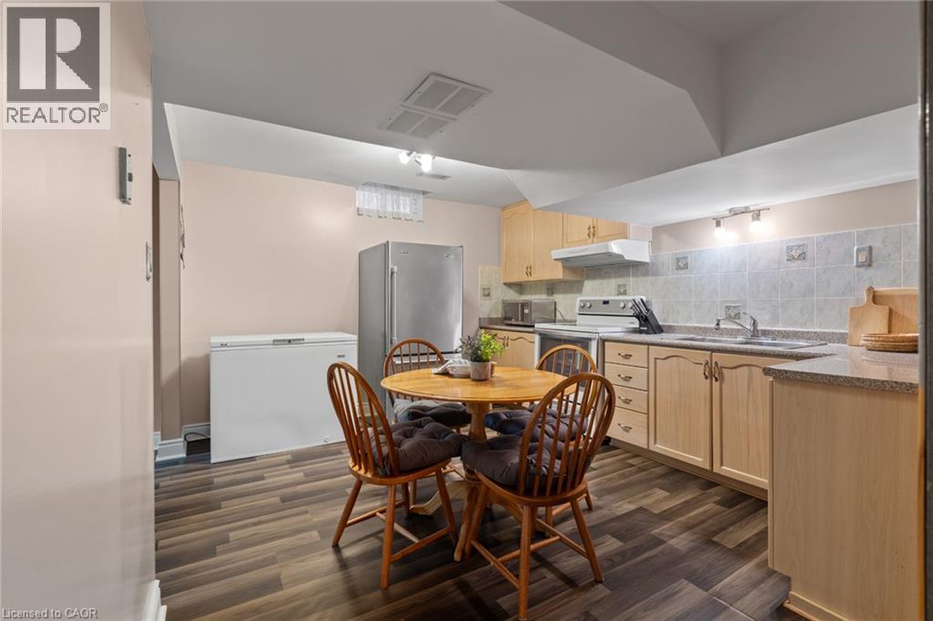 8 Cochrane Avenue, Brampton, Ontario  L6Z 4J4 - Photo 31 - 40852713