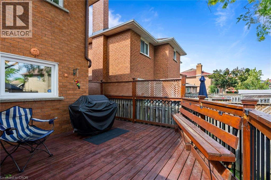 8 Cochrane Avenue, Brampton, Ontario  L6Z 4J4 - Photo 33 - 40852713