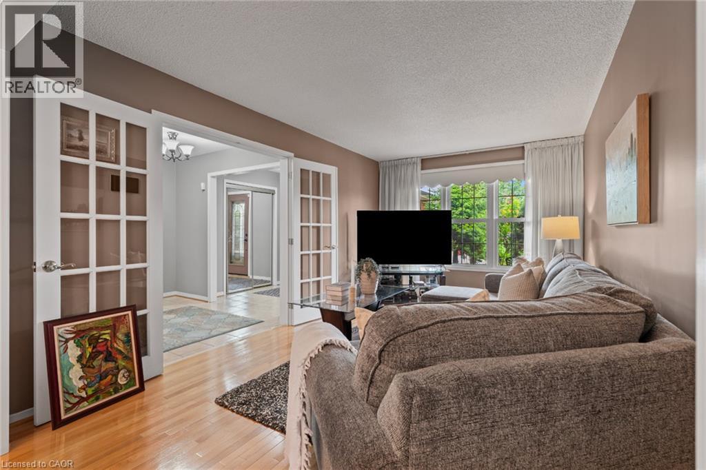 8 Cochrane Avenue, Brampton, Ontario  L6Z 4J4 - Photo 5 - 40852713