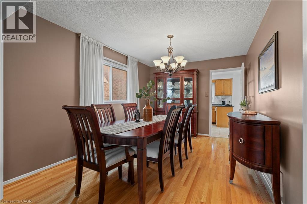 8 Cochrane Avenue, Brampton, Ontario  L6Z 4J4 - Photo 6 - 40852713