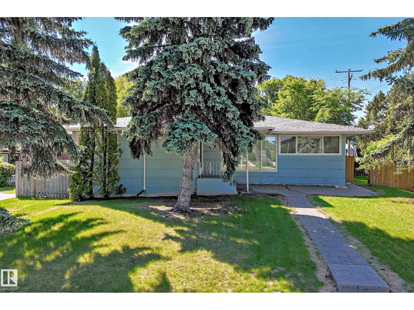 12011 87 Av Nw Nw, Edmonton, Alberta  T6G 0Y8 - Photo 2 - E4502085