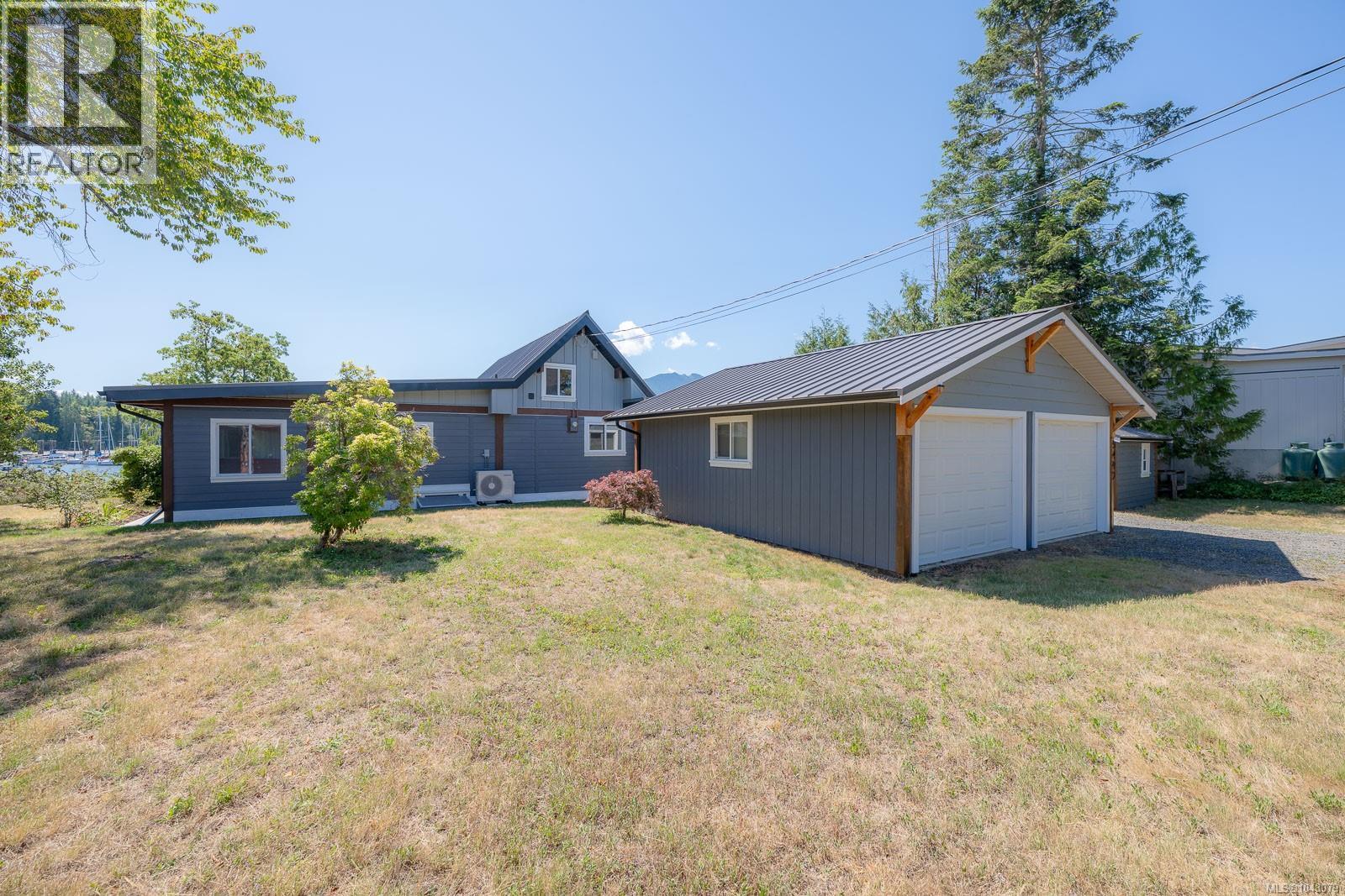 5492 Deep Bay Dr, Bowser, British Columbia