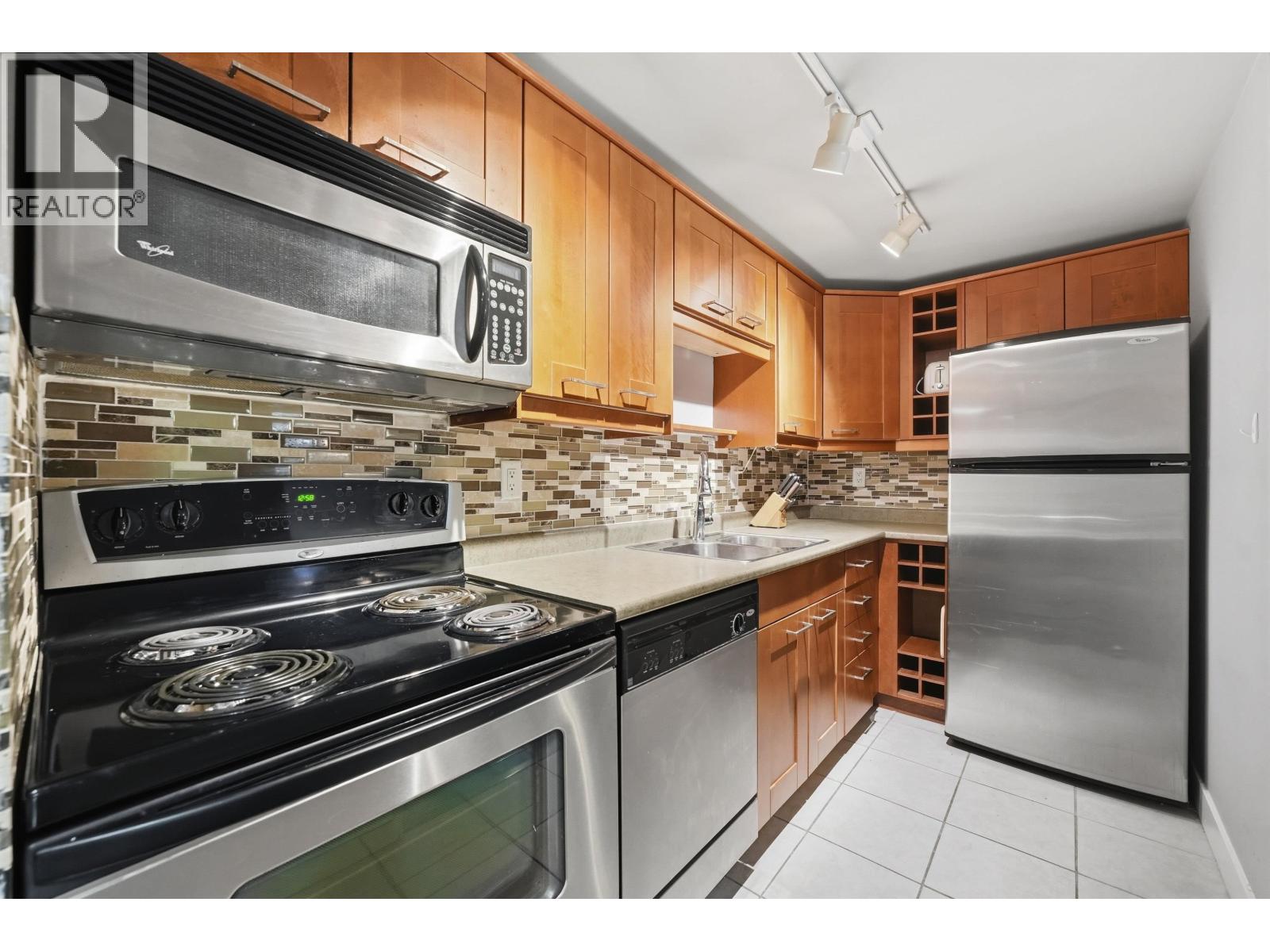 106 423 Agnes Street, New Westminster, British Columbia  V3L 1G2 - Photo 11 - R3131485