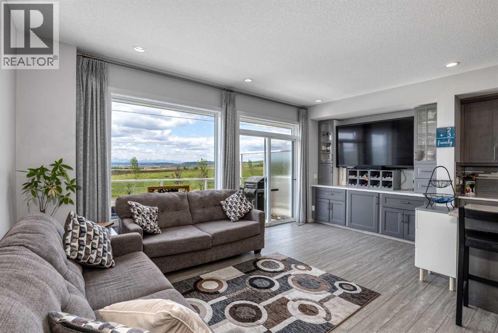 91 Heritage Heights, Cochrane, Alberta  T4C 2R4 - Photo 9 - A2334139
