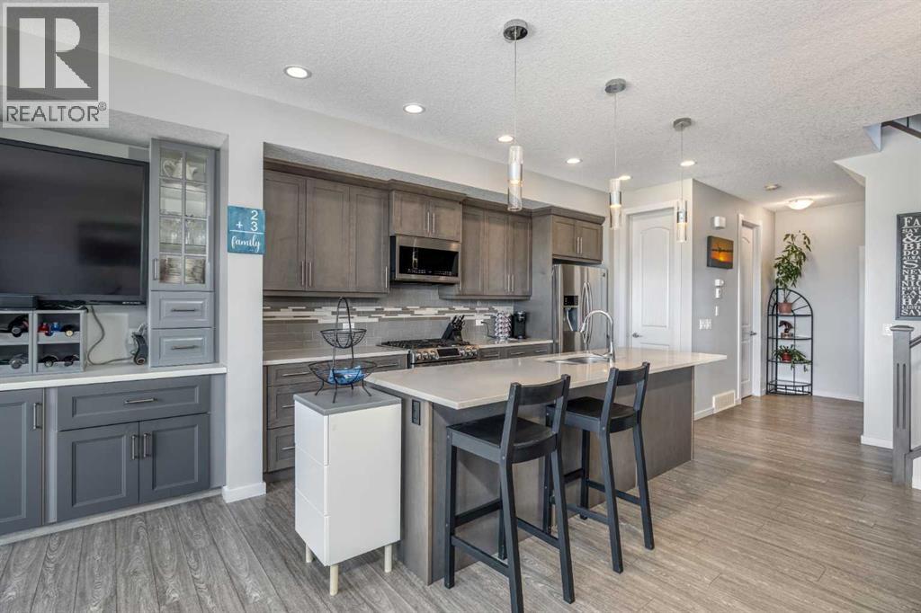 91 Heritage Heights, Cochrane, Alberta  T4C 2R4 - Photo 8 - A2334139