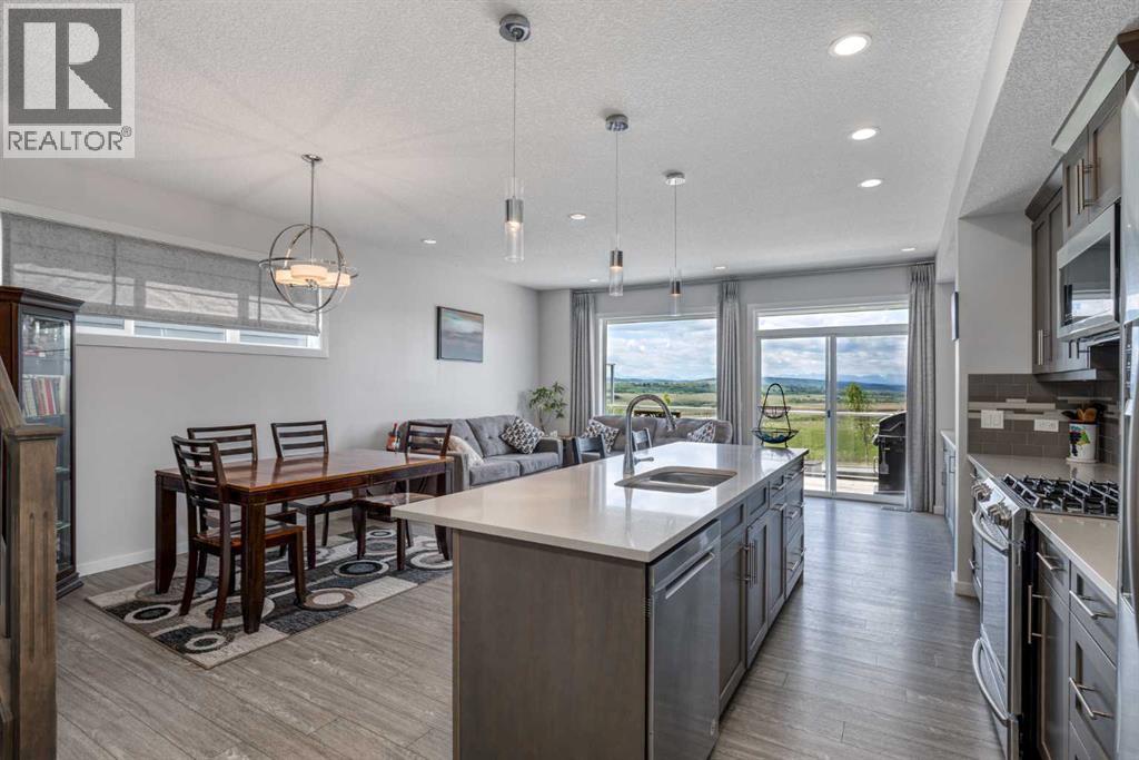 91 Heritage Heights, Cochrane, Alberta  T4C 2R4 - Photo 6 - A2334139