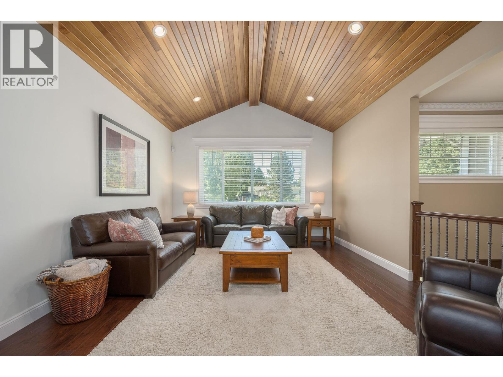 825 Robinson Street, Coquitlam, British Columbia  V3J 4G4 - Photo 2 - R3151513