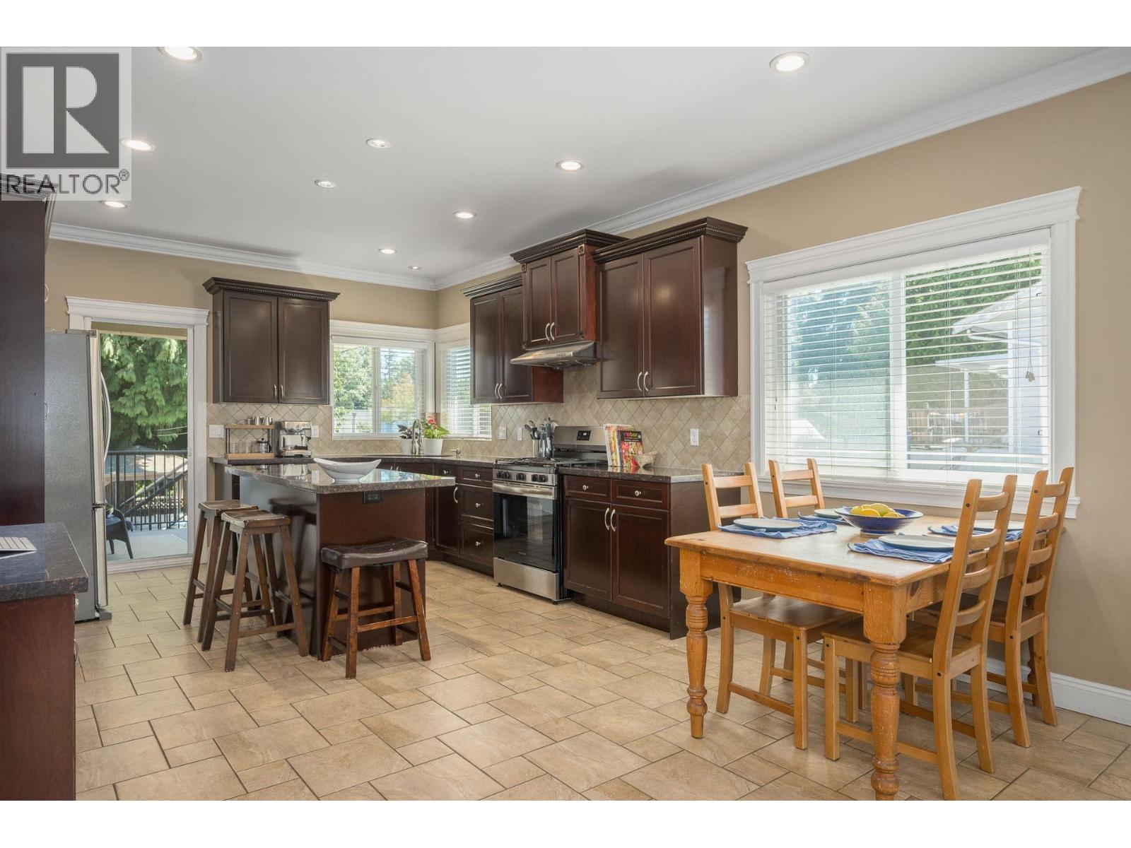 825 Robinson Street, Coquitlam, British Columbia  V3J 4G4 - Photo 9 - R3151513