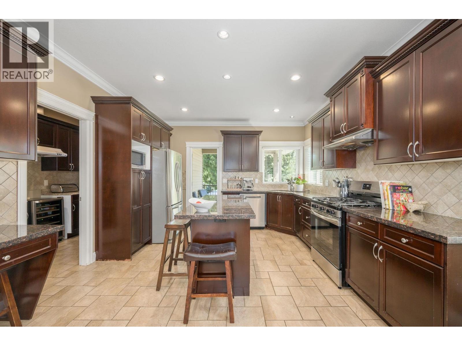 825 Robinson Street, Coquitlam, British Columbia  V3J 4G4 - Photo 10 - R3151513