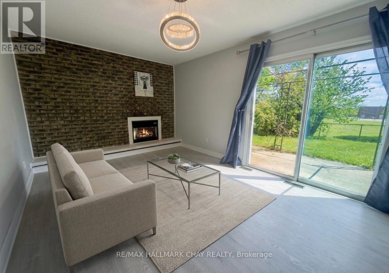 19 Carol Road, Barrie, Ontario L4N 3P6 - Photo 6 - S13636020
