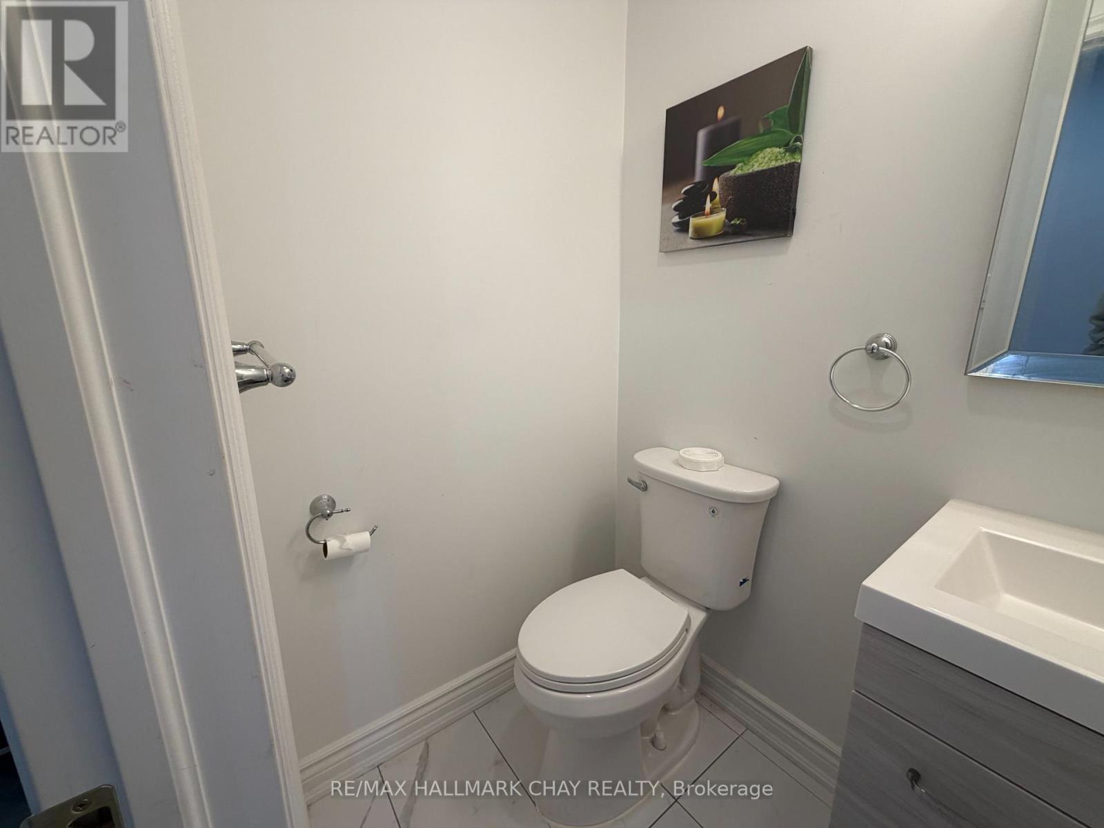 19 Carol Road, Barrie, Ontario L4N 3P6 - Photo 4 - S13636020