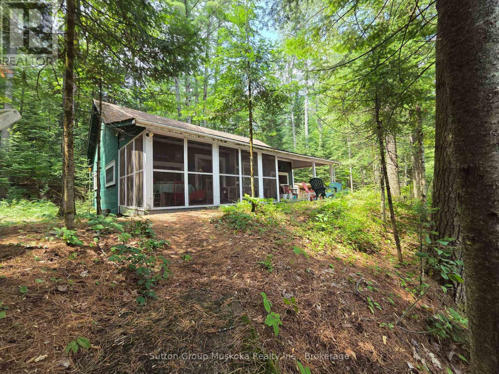 699 SOUTH MARY LAKE ROAD, Huntsville, Ontario