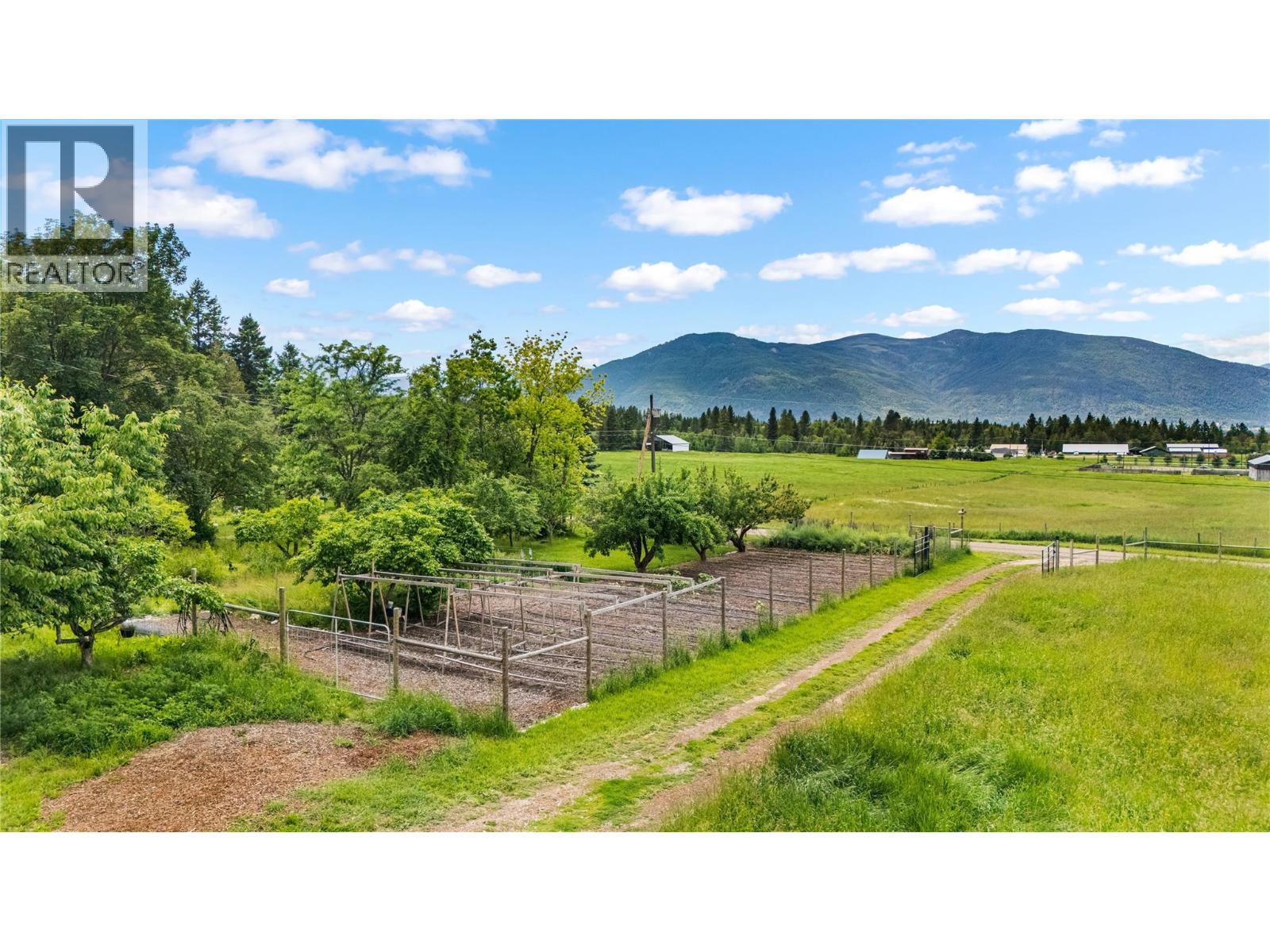 3726 PHILLIPS Road Lister Photo 6 3726 PHILLIPS Road Lister Photo 6