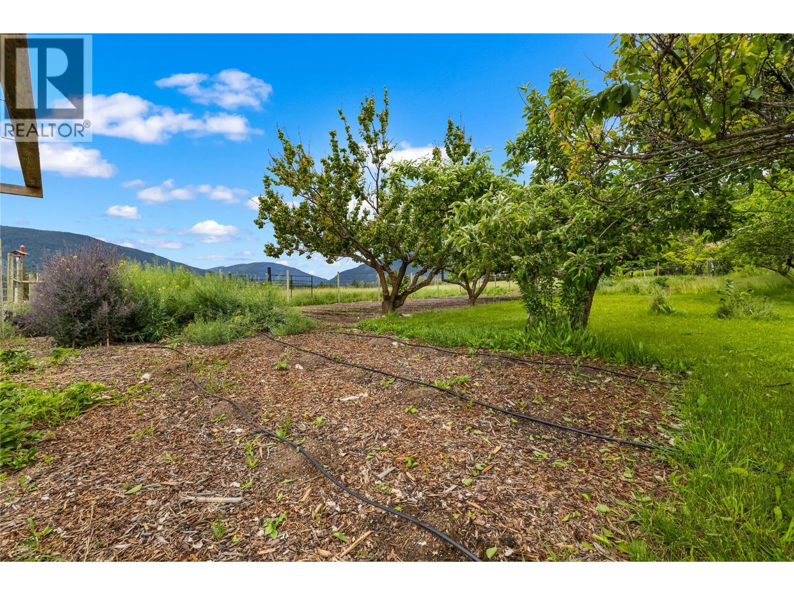 3726 PHILLIPS Road Lister Photo 52 3726 PHILLIPS Road Lister Photo 52